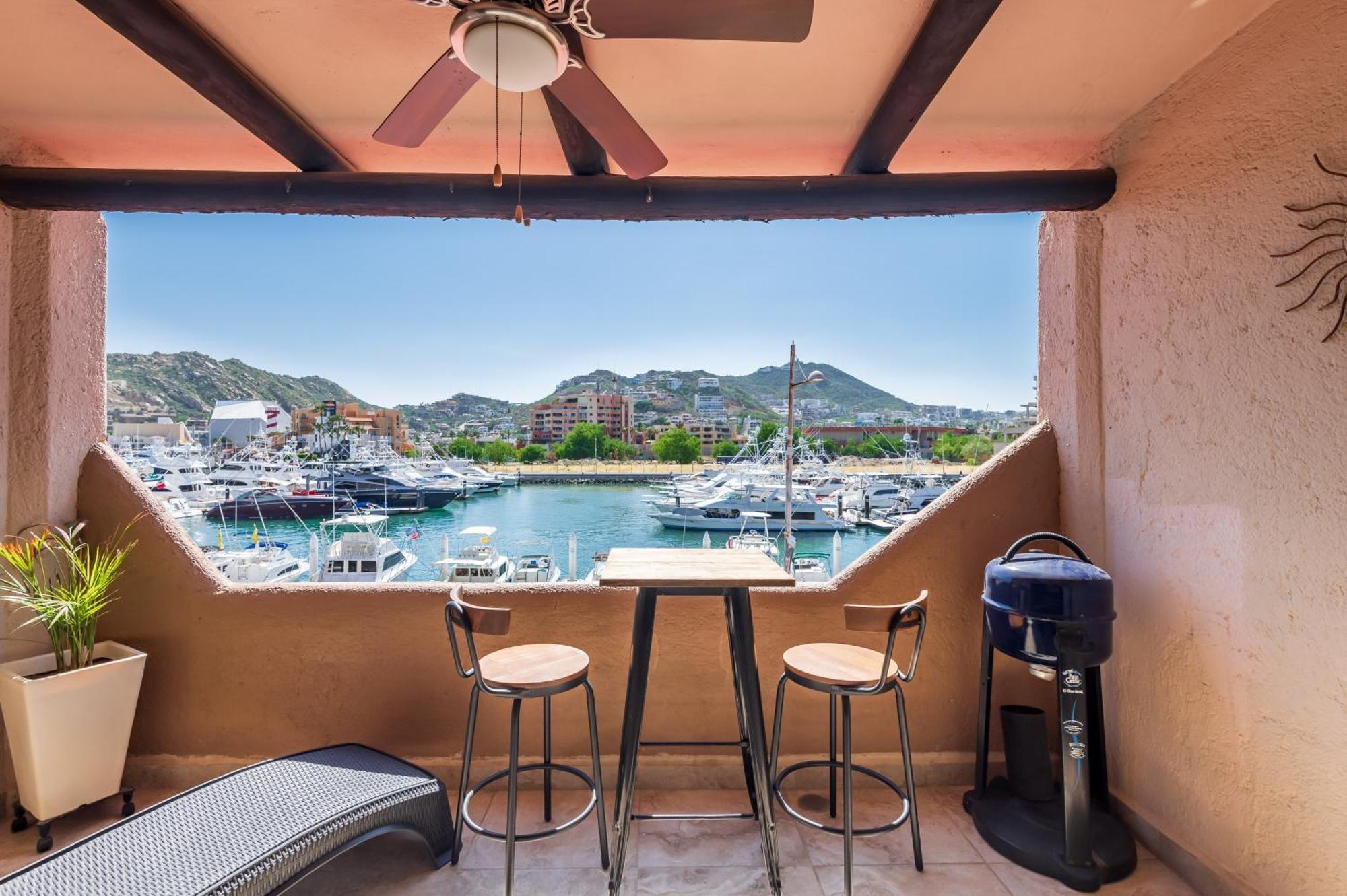 Marina Cabo Plaza Town & Beach Condos 卡波圣卢卡斯 外观 照片