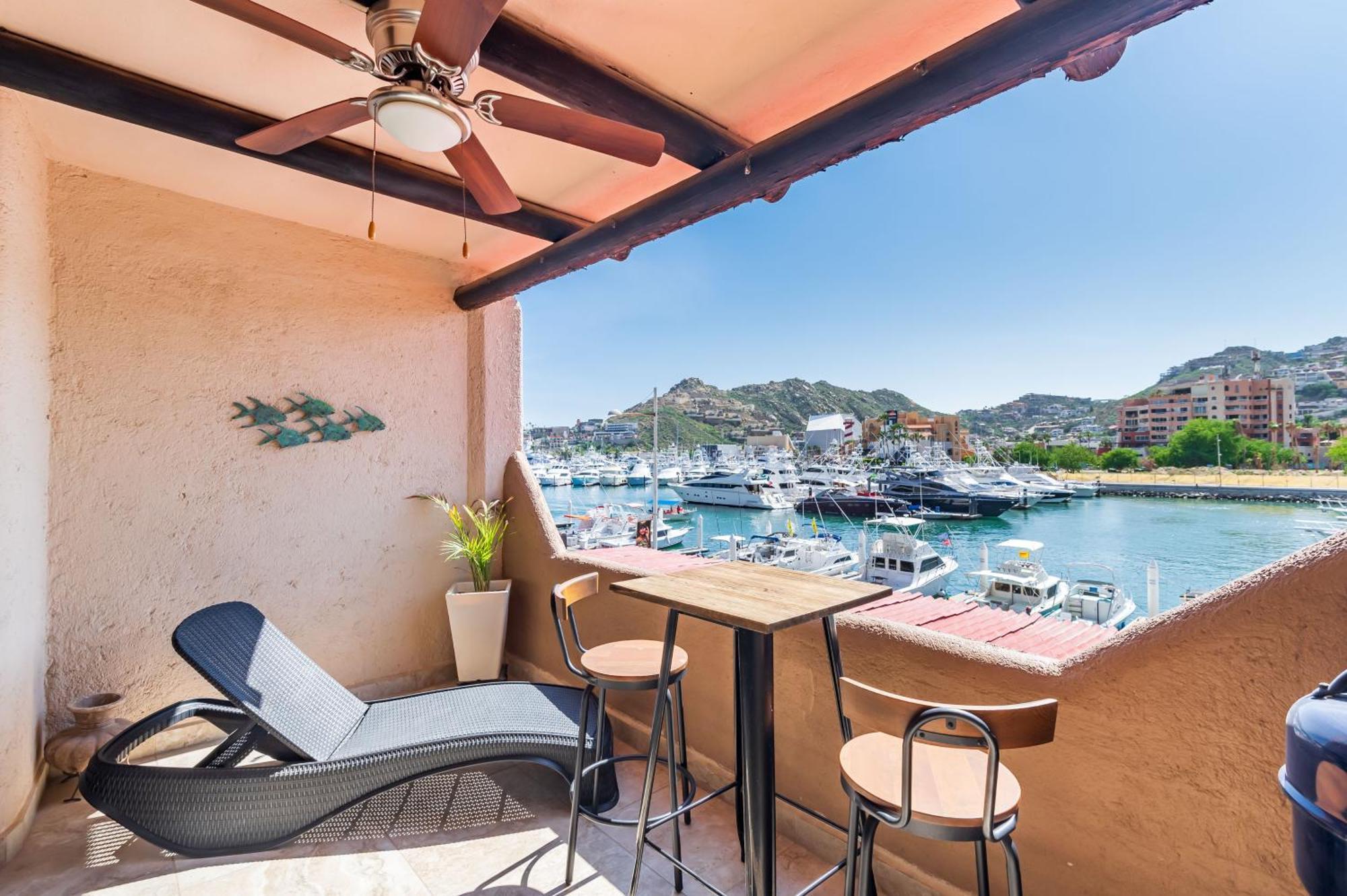 Marina Cabo Plaza Town & Beach Condos 卡波圣卢卡斯 外观 照片